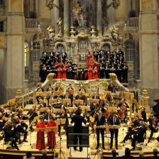 Jurowski and his forces premiere Auerbach's Requiem (photo: Matthias Creutziger) Jurowski and his forces premiere Auerbach's Requiem (photo: Matthias Creutziger)