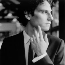 David Greilsammer signs to Sony Classical (photo: E Hermant) David Greilsammer signs to Sony Classical (photo: E Hermant)