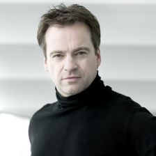 Jonathan Nott has been appointed Tokyo Symphony music director (photo: Thomas Mueller) Jonathan Nott has been appointed Tokyo Symphony music director (photo: Thomas Mu