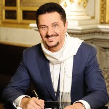 Polish tenor Piotr Beczala has signed to Deutsche Grammophon (photo: Stefanie Starz) Polish tenor Piotr Beczala signs to Deutsche Grammophon