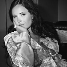 Sonya Yoncheva signs to Sony (photo: Nathalie Gabay) Sonya Yoncheva signs to Sony (photo: Nathalie Gabay)