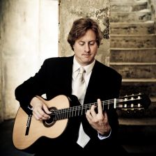 Jason Vieaux launches an online Classical Guitar School (photo: Tyler Boye) Jason Vieaux launches an online Classical Guitar School (photo: Tyler Boye)
