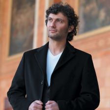 Jonas Kaufmann has withdrawn from Les Troyens due to an infection (photo: schotzshootspeople) Jonas Kaufmann has withdrawn from Les Troyens due to an infection (photo: schotz