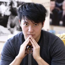 Ray Chen signs to Sony (photo: Juliya Smolnikova) Ray Chen signs to Sony (photo: Juliya Smolnikova)