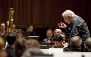 Daniel Barenboim rehearsing the Berlin Staatskapelle (photo: David Levene) Daniel Barenboim rehearsing the Berlin Staatskapelle (photo: David Levene)